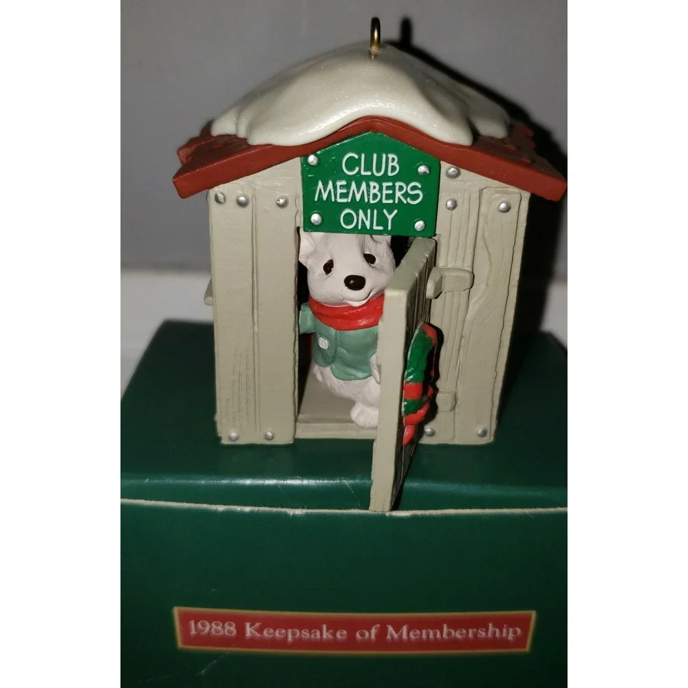 HALLMARK Keepsake Ornament COLLECTOR'S CLUB - 1988 OUR CLUBHOUSE